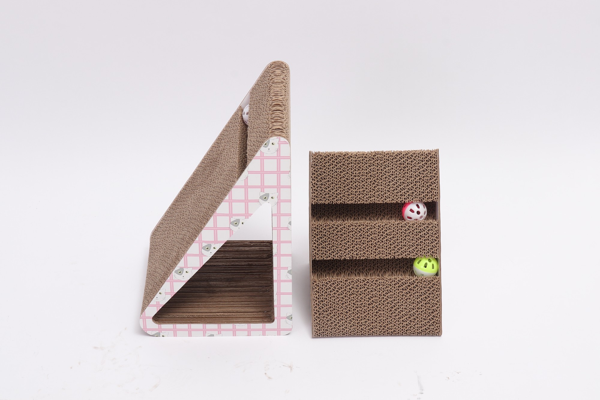 Hot Selling Safety High Density Triangle Corrugated Paper Cat Scratching Board With Playing Ball